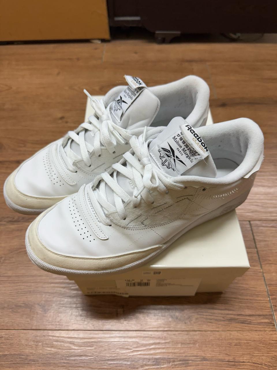 리복 x 메종마르지엘라 클럽씨 메모리 오브 슈즈 285