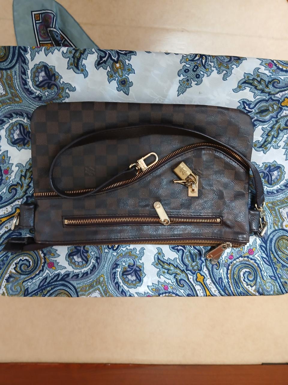 루이비통 앙프렝뜨 토드엔크로스 클러치