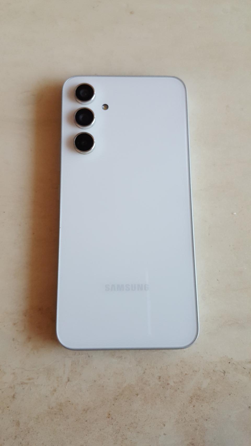 갤럭시퀀텀4 화이트 128기가