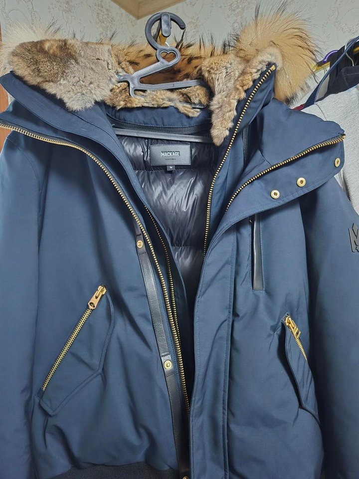 맥케이지 딕슨 패딩 23fw 네이비 금장판매합니다!