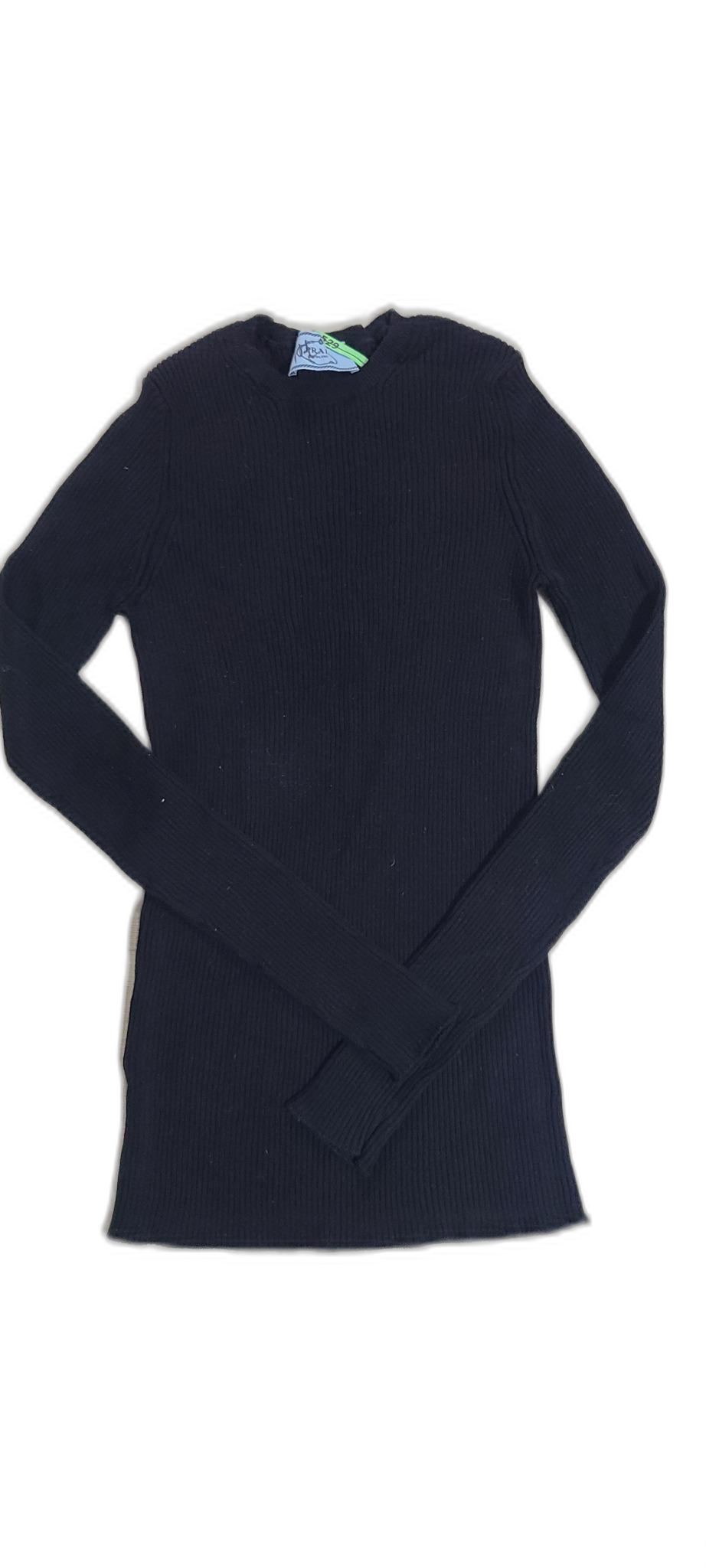 프라다 여성용 스웨터 판매합니다