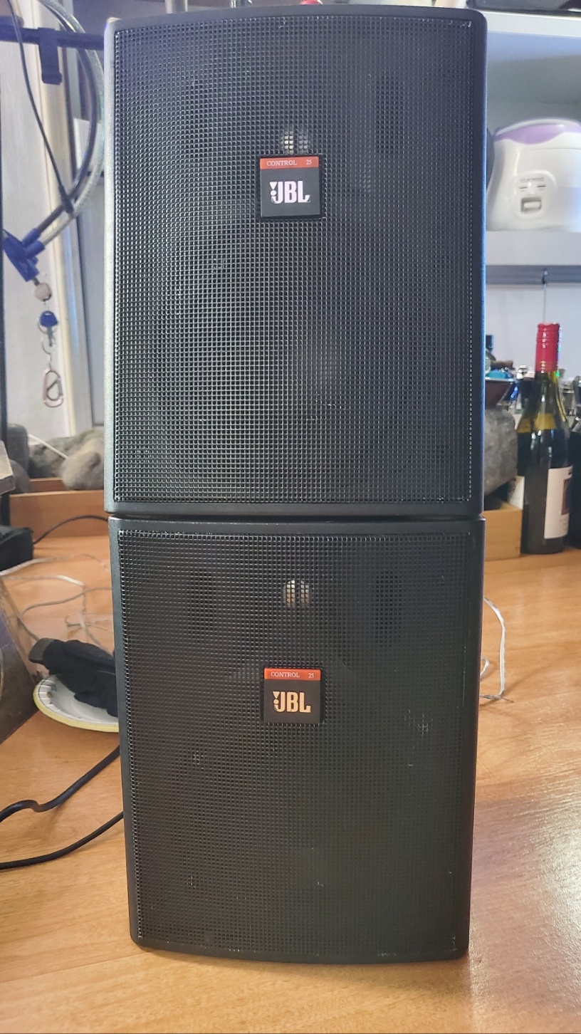 미제JBL , 소형 스피커 출력600W거의 새상품