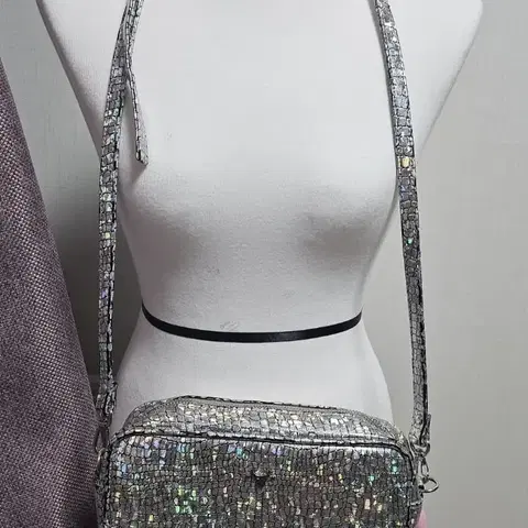 MAISON DE U 실버(오묘한 빛깔) 크로스백