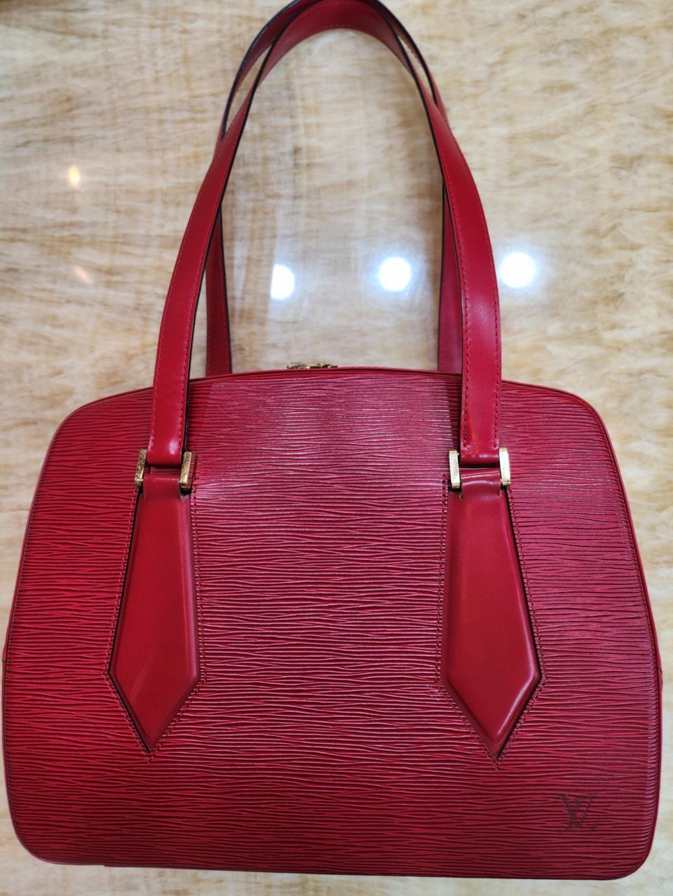 루이비통 에삐 레드 숄더백(정품)