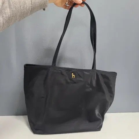 헤지스 블랙 나일론 숄더백 ㅡ1114