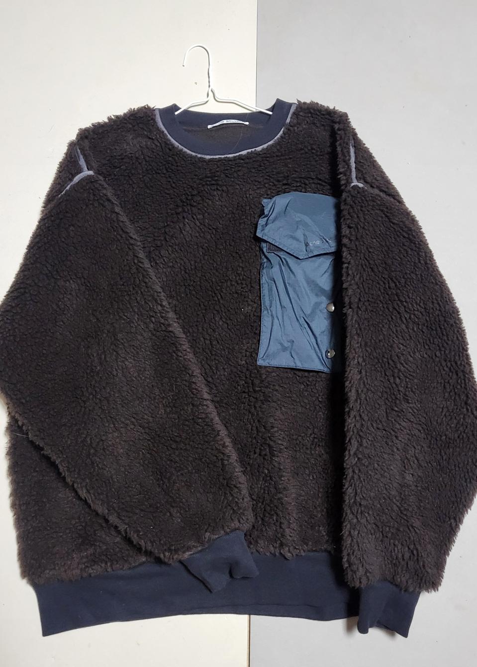 아크네 스튜디오 탑