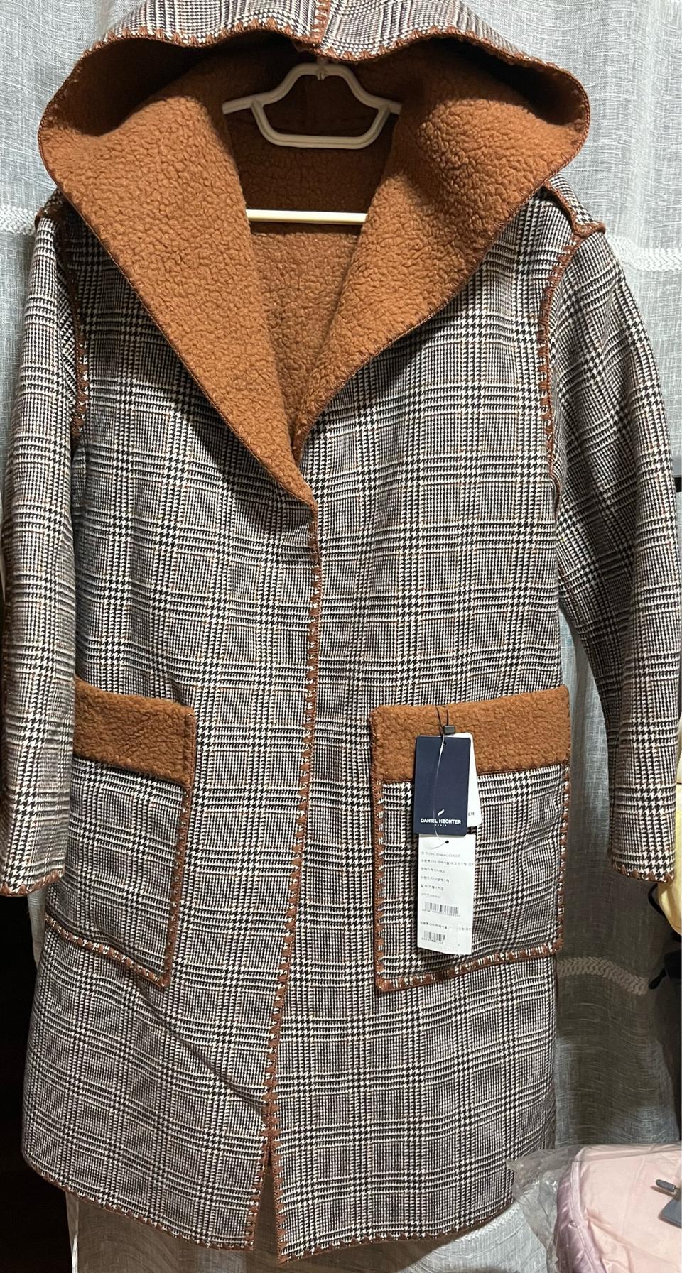 리버시블 체크 무스탕 코트