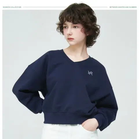 론론 v넥 크롭 스웻셔츠 맨투맨 자수 로고 브이넥