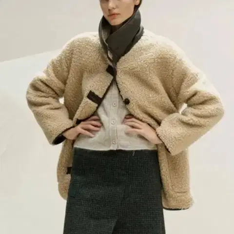 ENOR 엔오르 뽀글이 무스탕