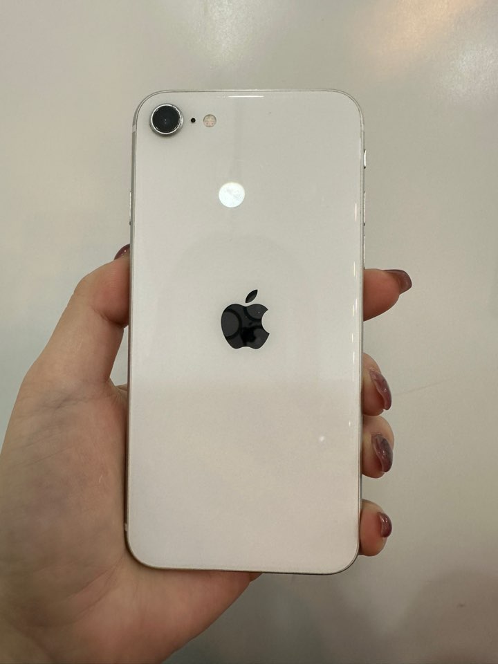 액정깨끗)아이폰SE 2세대 화이트 128GB/74%