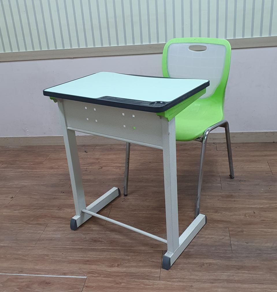 중고학원책상 연수용책상 수강용책상 세미나테이블 학교책걸상 학생책상 칠판