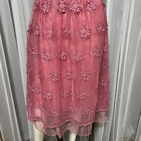 dazzlin 망사 자수 레이스 스커트