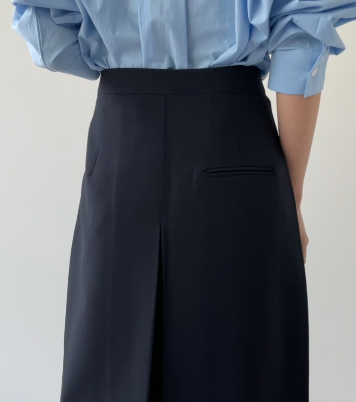 테일스 핀턱 주름 플리츠 여성 미디 스커트 정장 치마 네이비 프라다 원단
