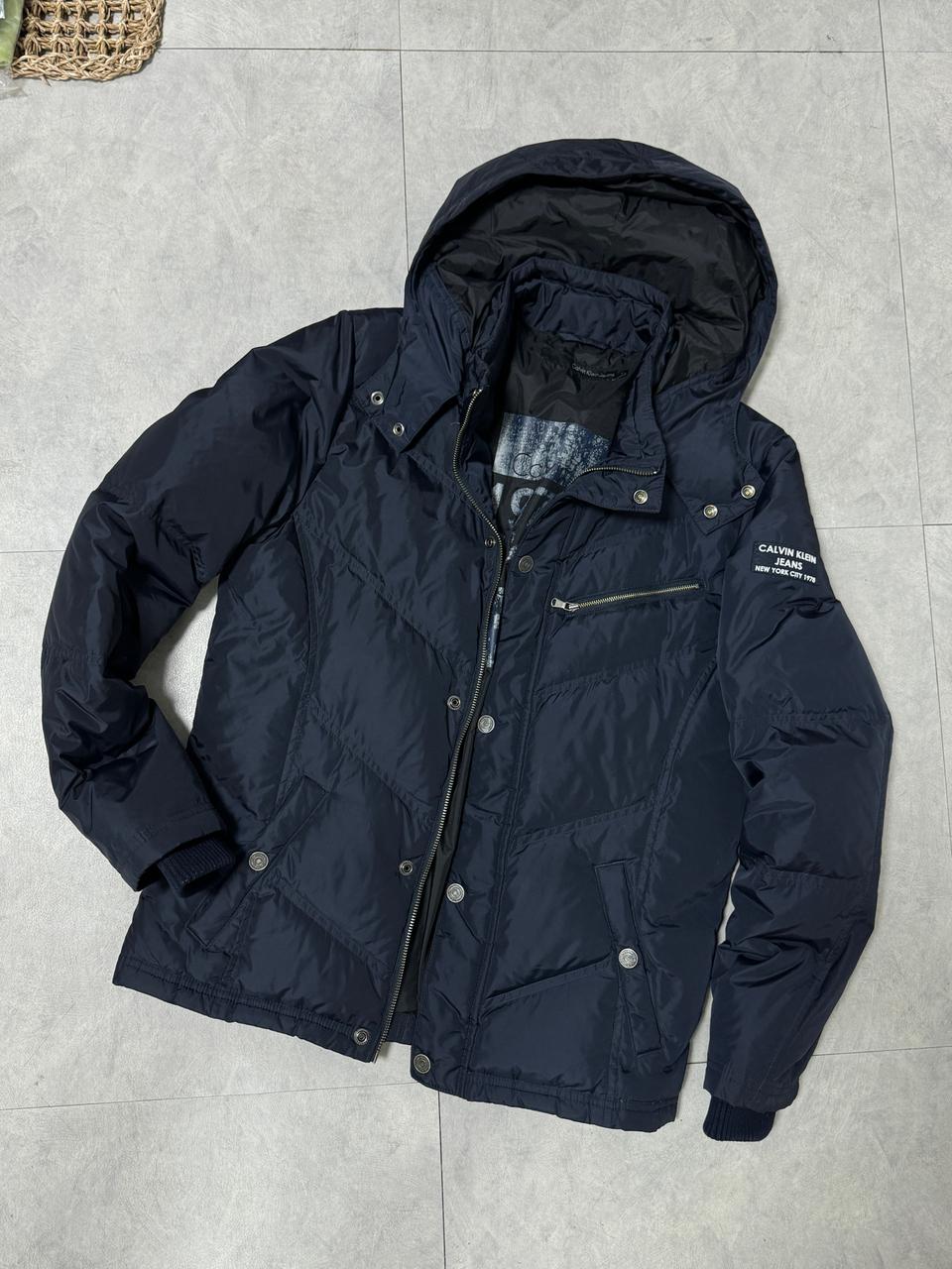캘빈클라인 패치 덕다운 후드패딩