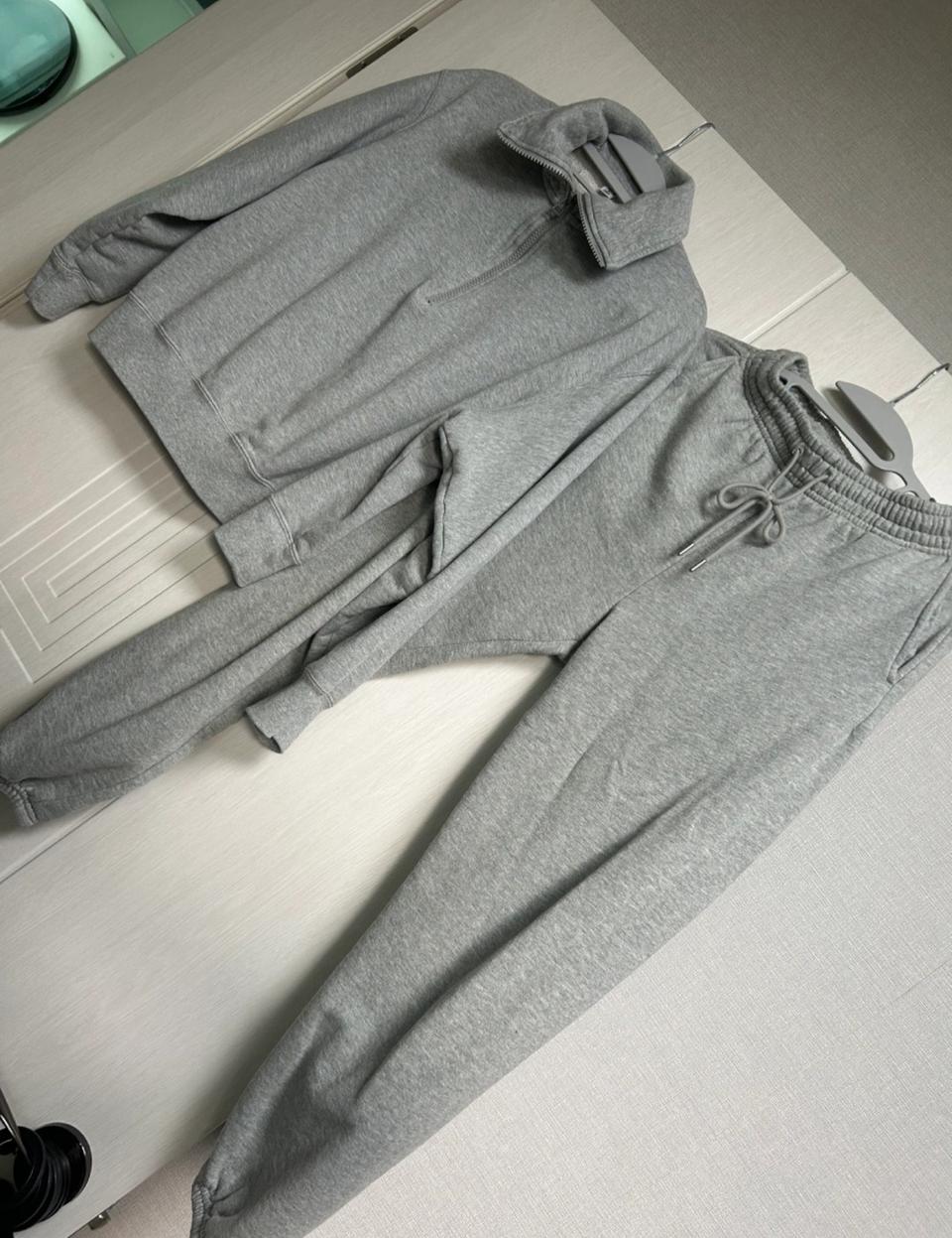 유니클로트레이닝 세트