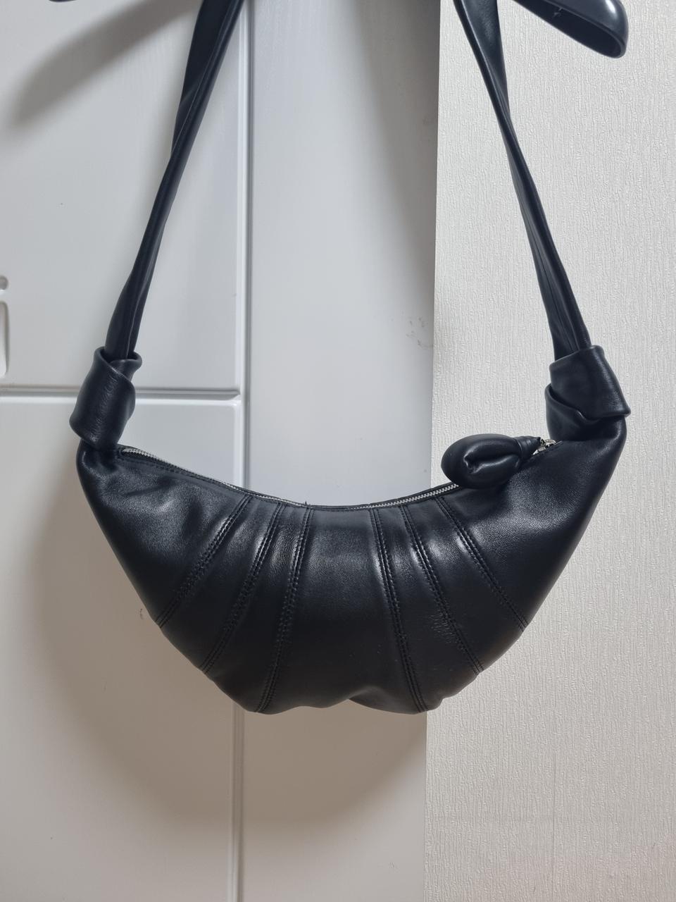 양가죽 크로와상 크로스백