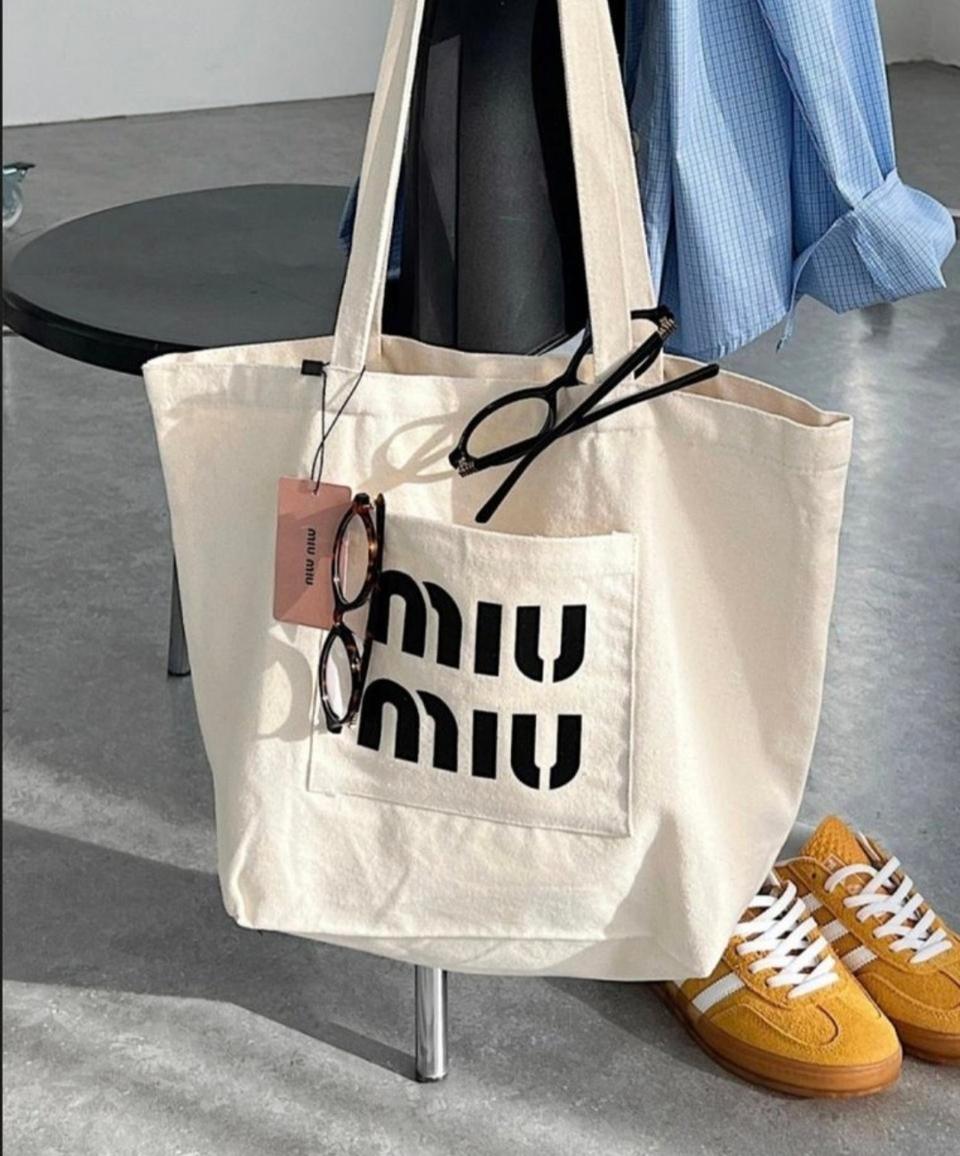 두툼한 고급 옥스터드소재의 미우 에코백 (새상품)