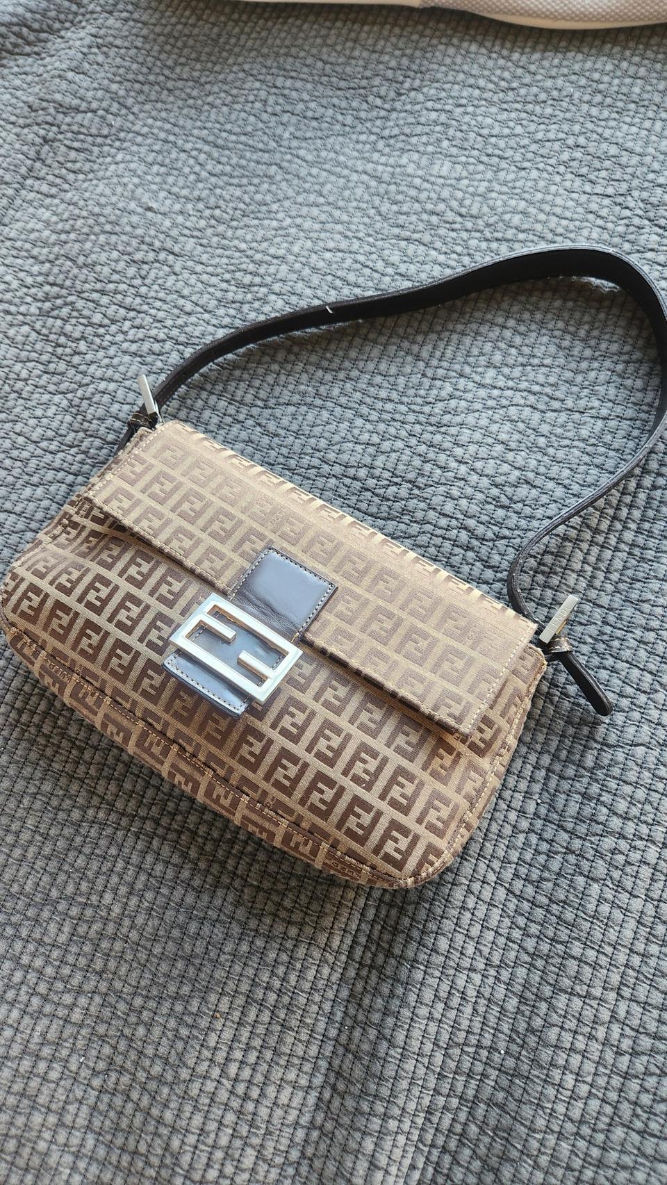 펜디 주카 바게트백