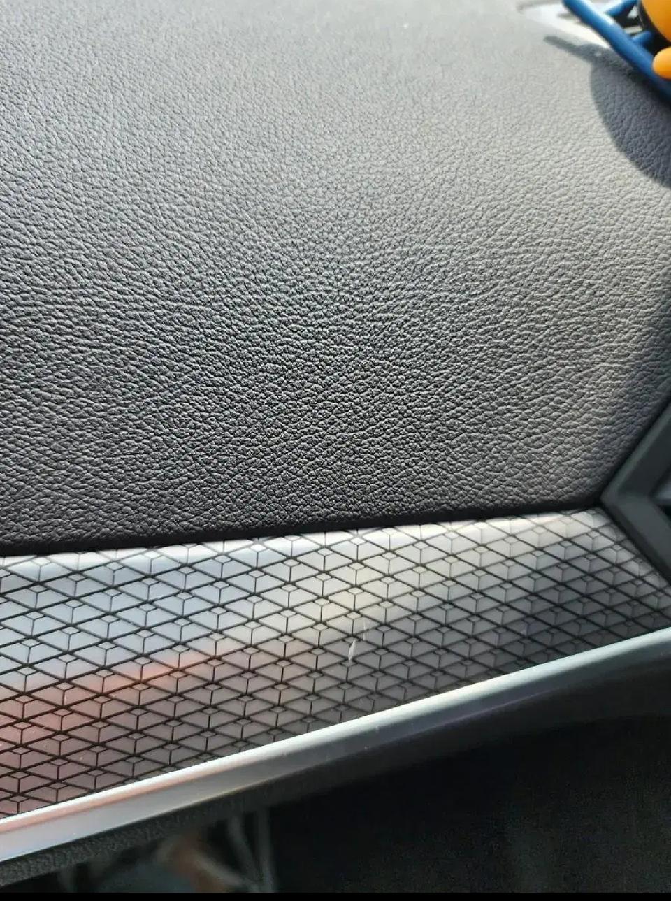 BMW G26 i4 내부 센터(조수석 부분) 트림 판매합니다!!