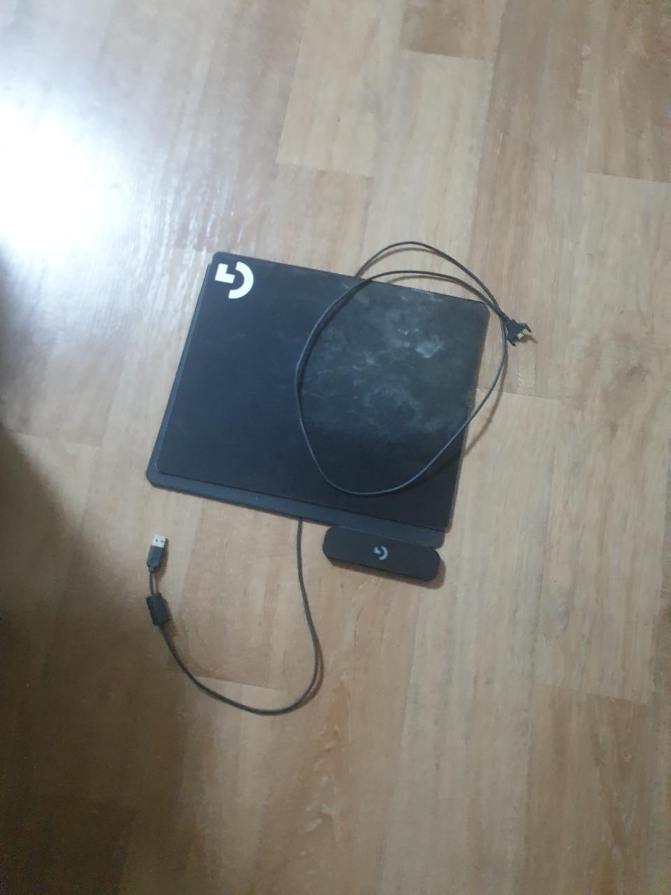 로지텍 무선 충전 패드