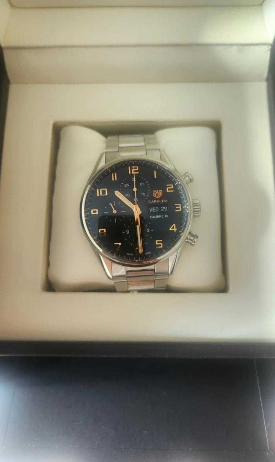 태그호이어 까레라 칼리버16 엘레강스