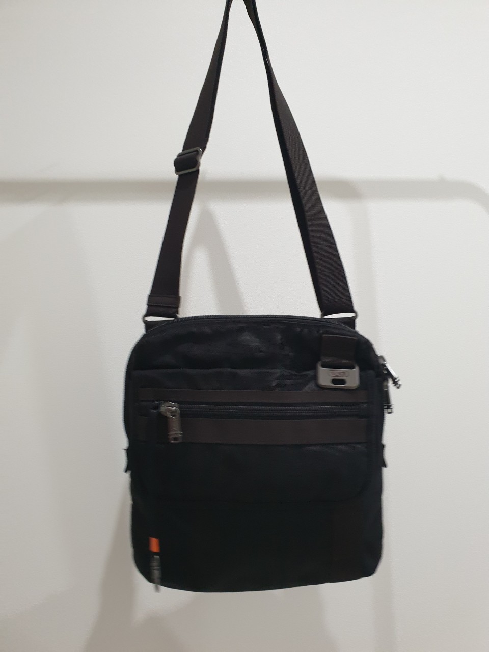 투미 tumi 크로스백 (남여가능)