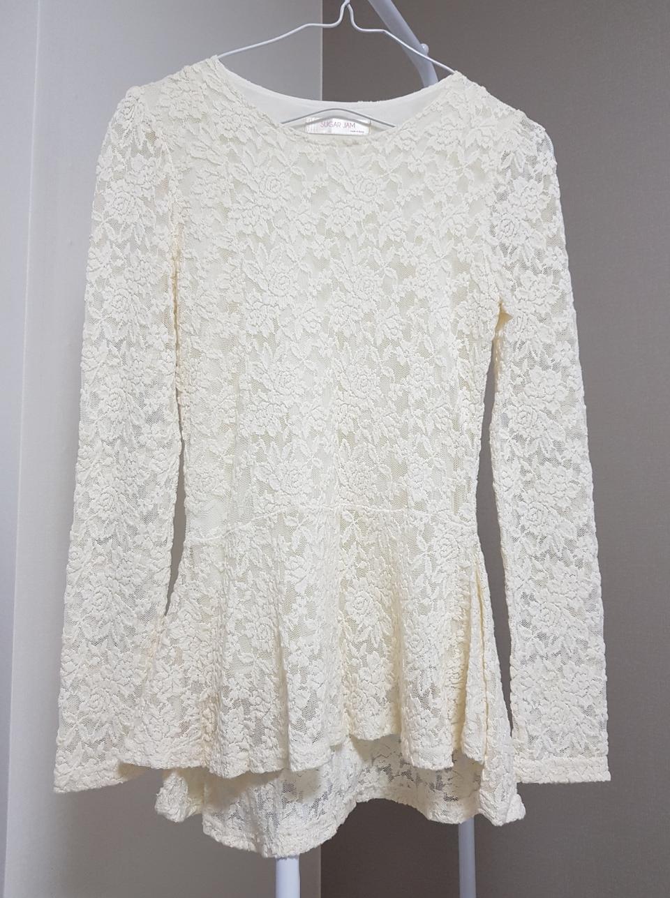 밑단플레어 레이스 티 프리사이즈한번입은 거의새상품