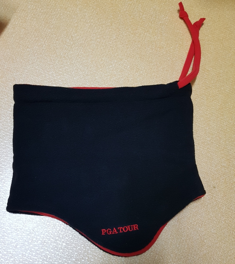 PGATOUR 넥워머 새상품블랙색상이구여 안쪽은 빨간색이에요조을수있는 조