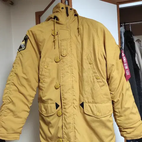 여성 알파인더스트리 패딩 XS사이스 55사이즈 mja43917c1