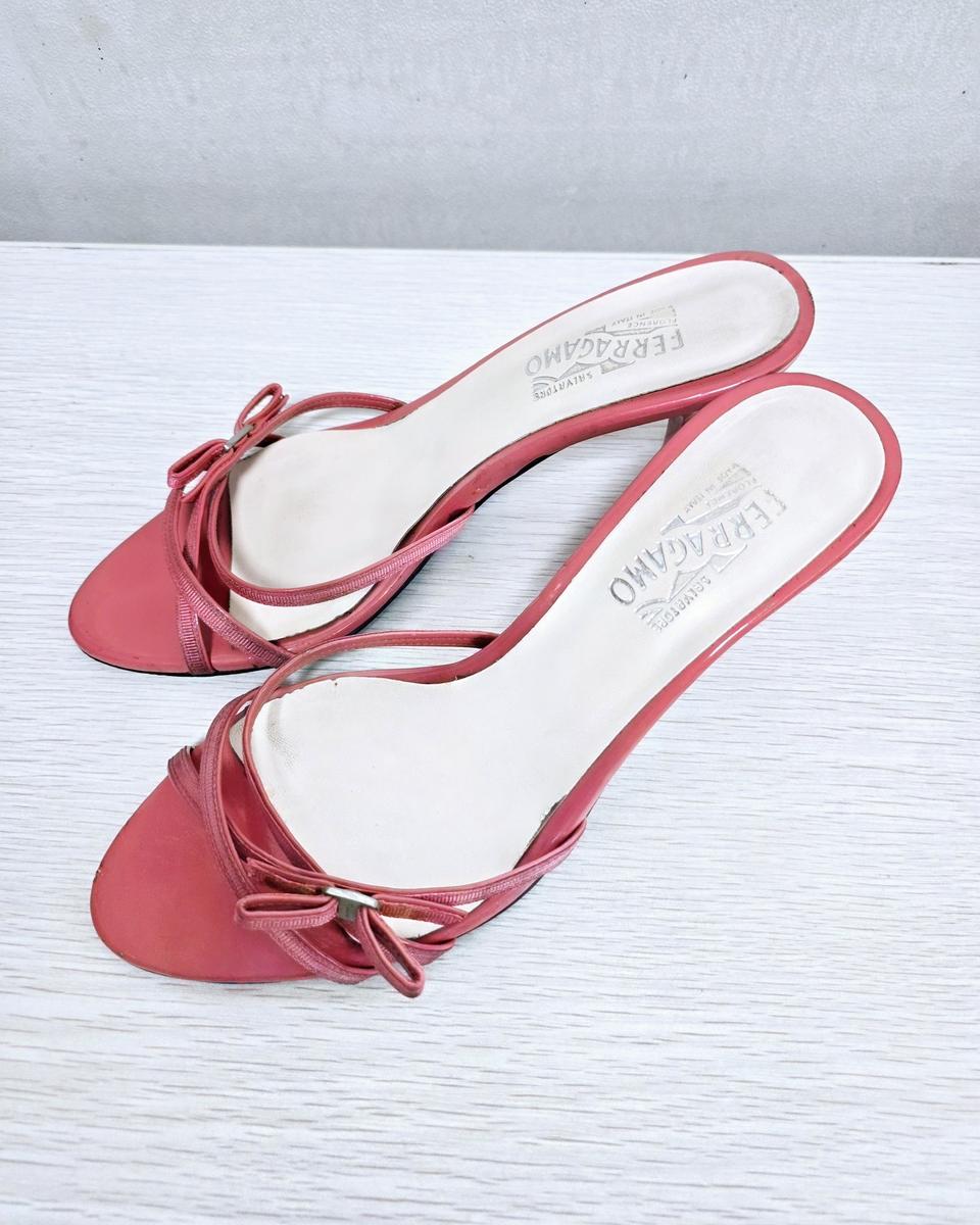 페레가모 (정품)샌달(사이즈250)