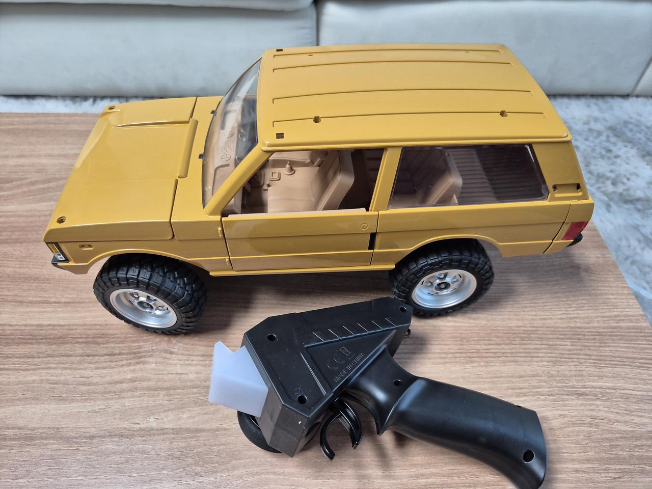 무선조종 자동차 장난감팝니다.