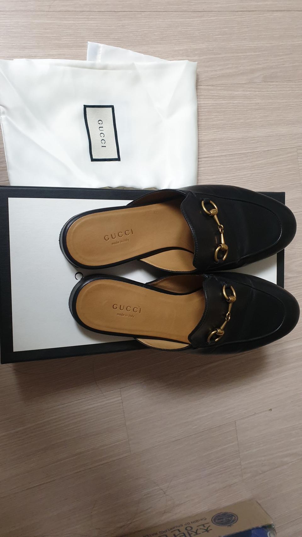 구찌 블로퍼 판매합니다.