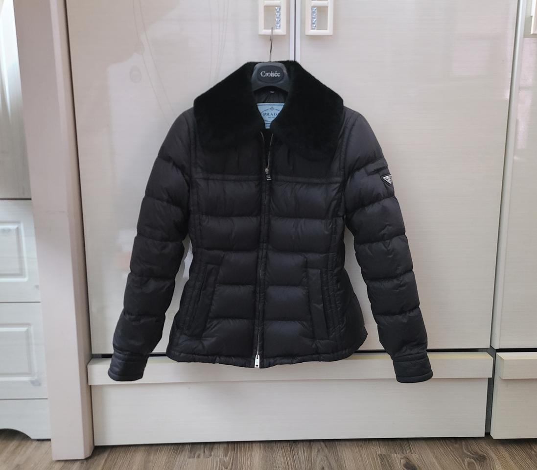 프라다 퍼 패딩 아우터점퍼명품자켓 몽클레어버버리 55 38사이즈 구찌루이