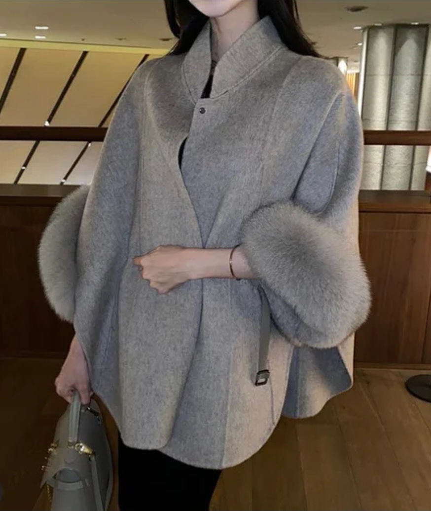 라벨르블랑 사가 퍼 케이프코트(퍼 탈부착)