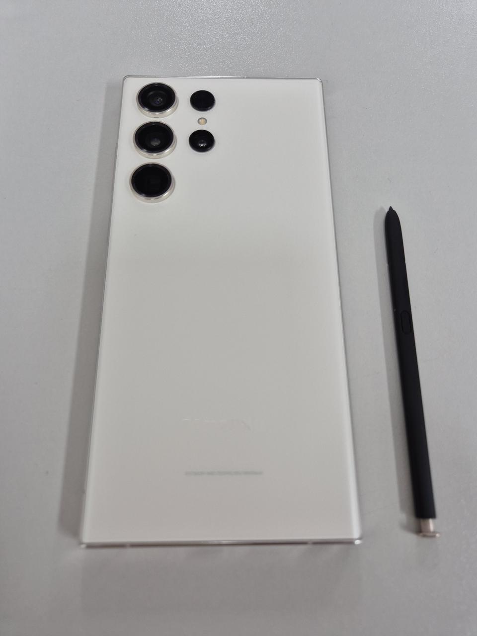S23울트라 새제품같아요~