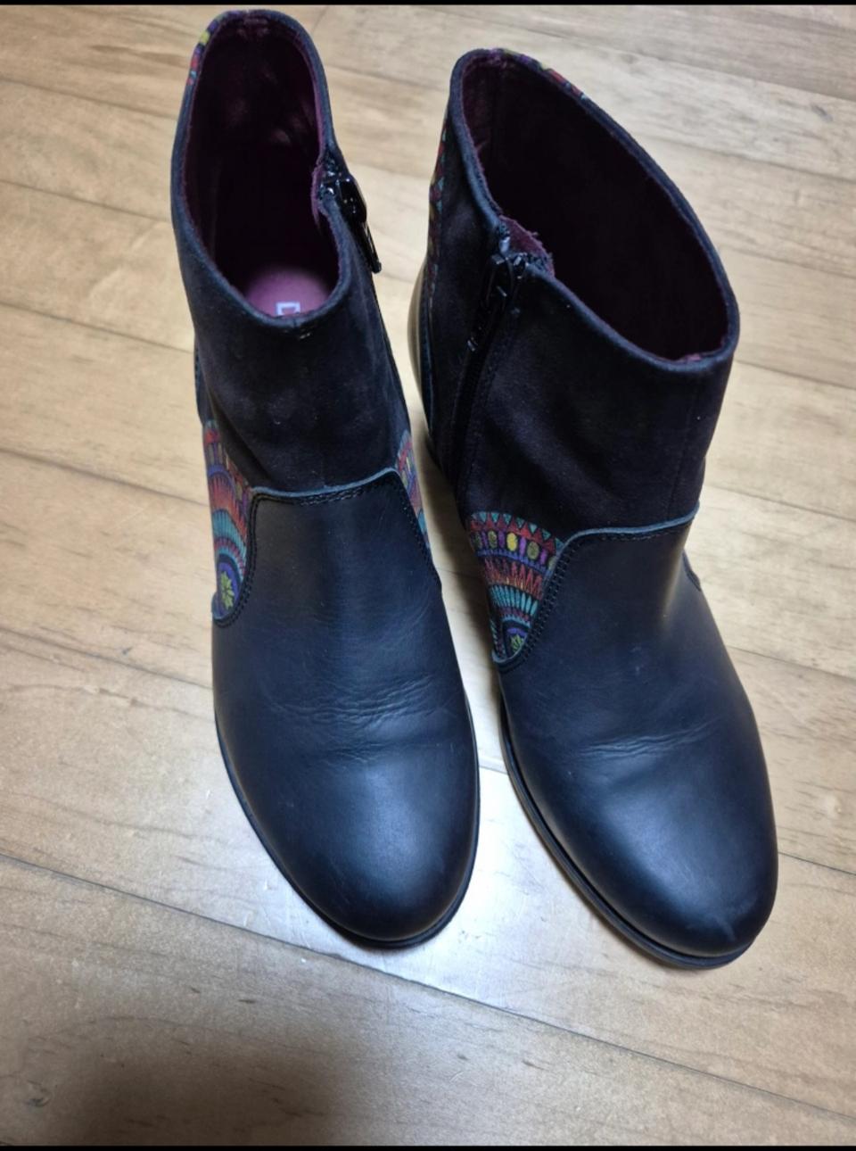 데시구알(desigual 앵글부츠39사이즈 거의새상품(245-250)