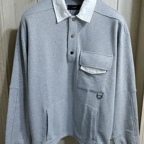 [일꼬르소] 유틸리티 카라 맨투맨