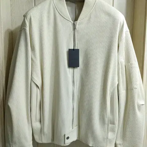 [시스템옴므] SYSTEM 사이드 패널 플리츠 마원 점퍼<블랙>