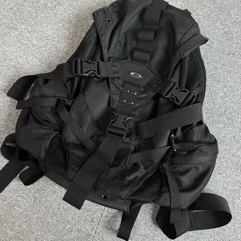 오클리 아이콘 백팩