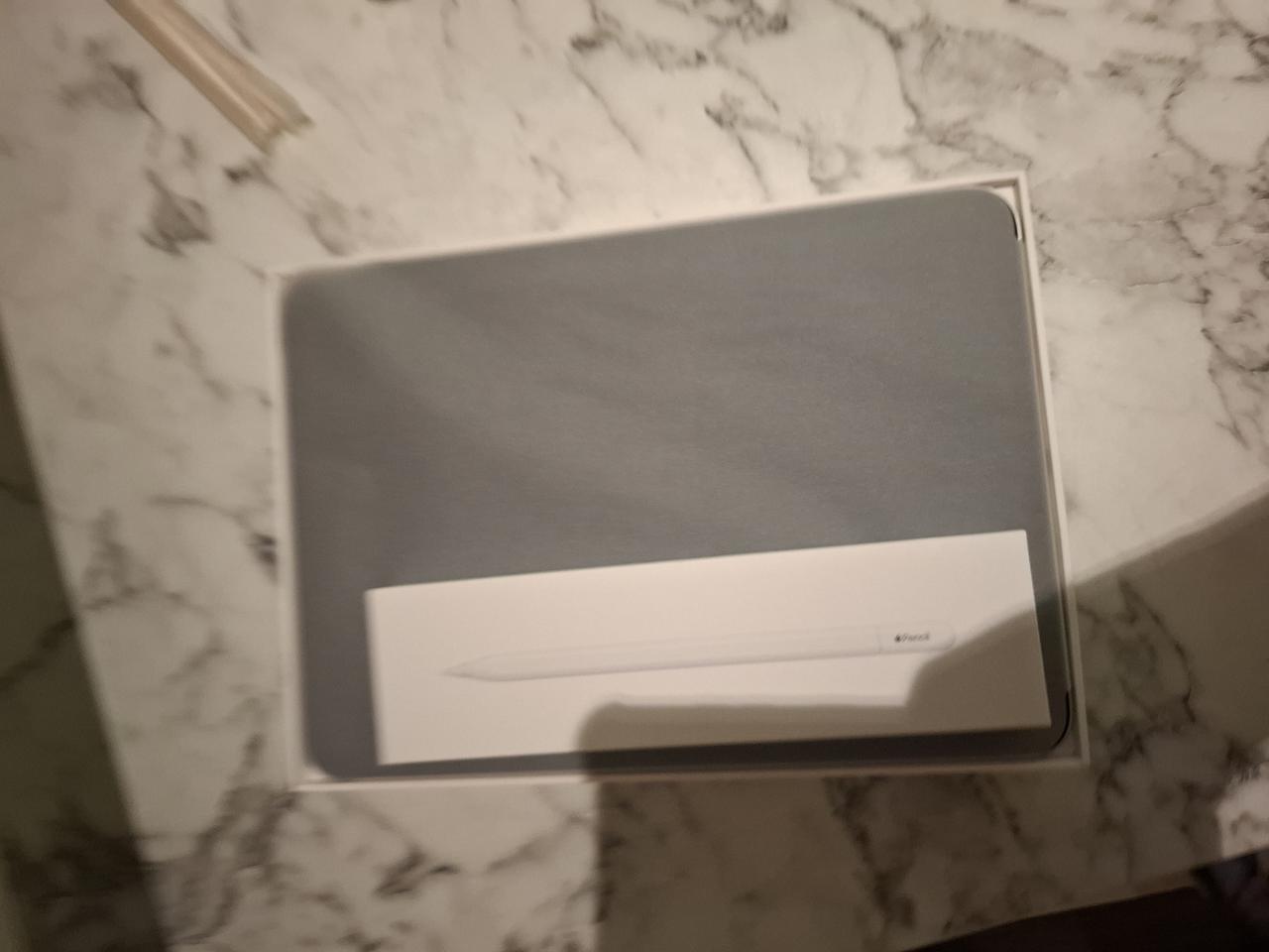 ipad pro 11m4 256. 팝니다