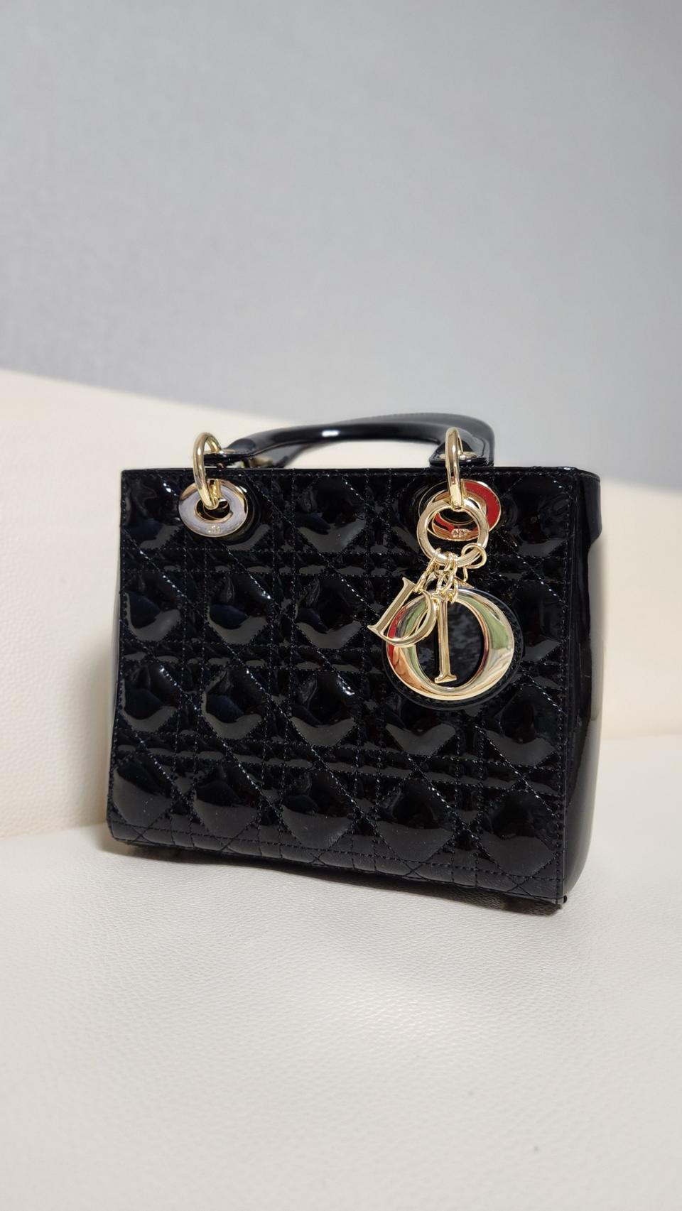 디올 에나멜 레이디백(크로스끈 있음)