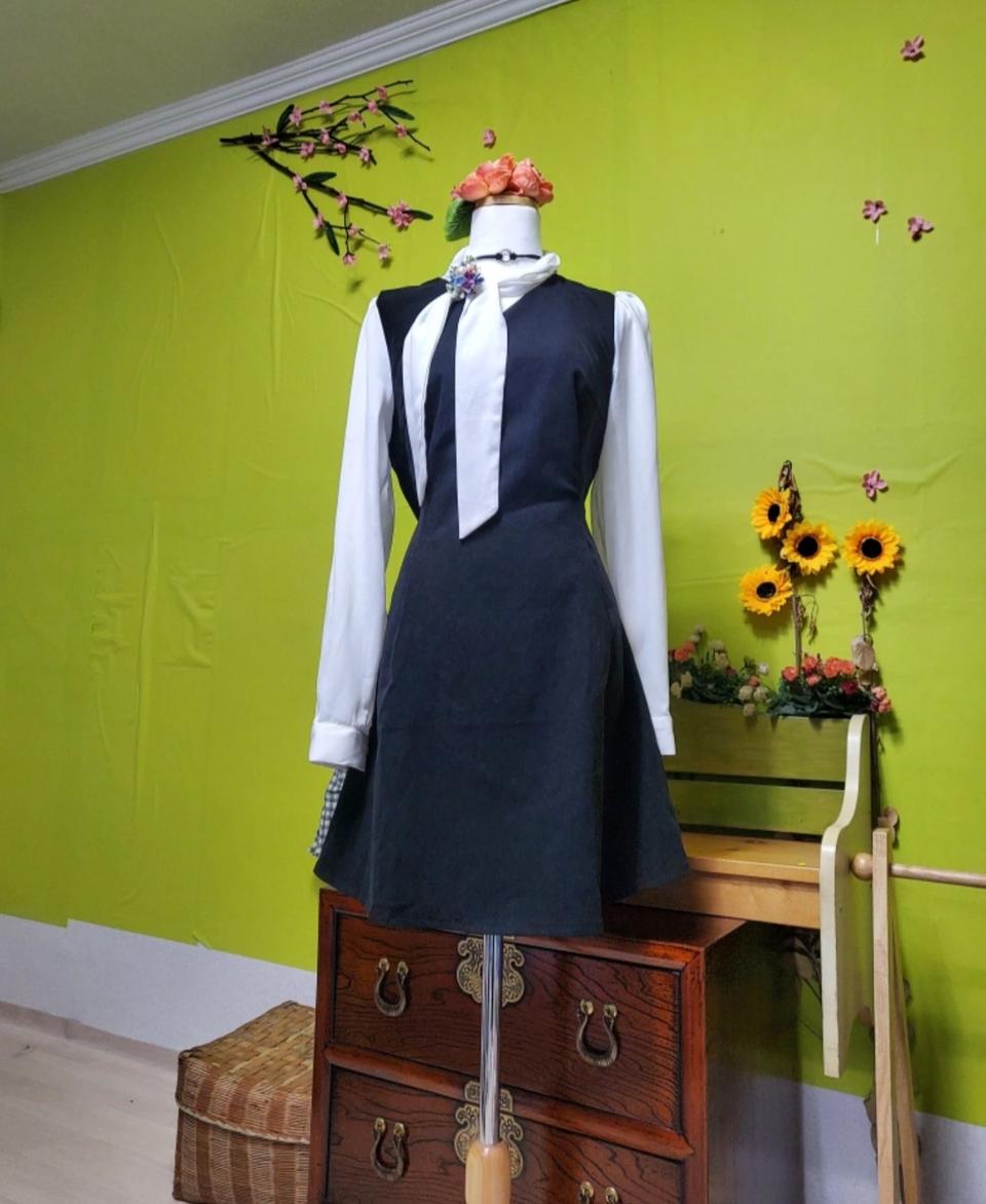 하객룩/ 오피스룩/데이트룩/리본넥 /배색 브랙원피스