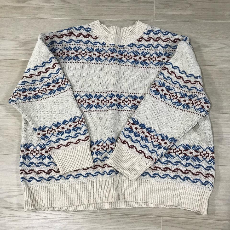 겨울 유니크온 아이보리 라운드넥 패턴 니트