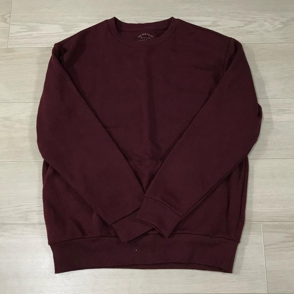 버건디색 라운드넥 맨투맨