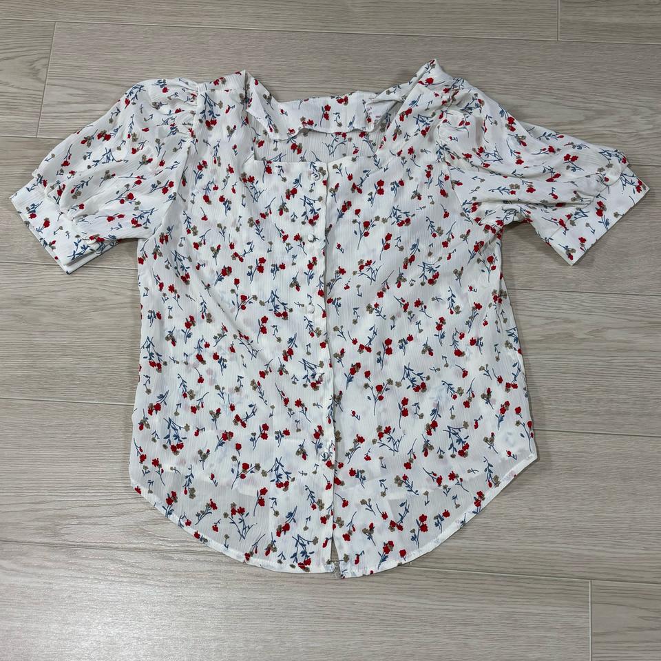 체리 패턴 스퀘어넥 반팔 블라우스 화이트