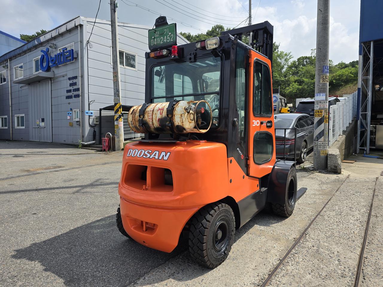 두산 3톤 18년식 가스지게차