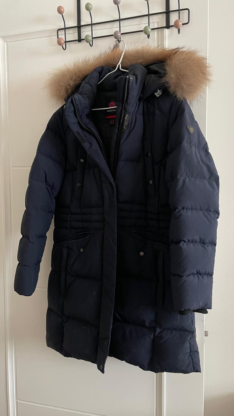 와일드로즈 다운 롱패딩