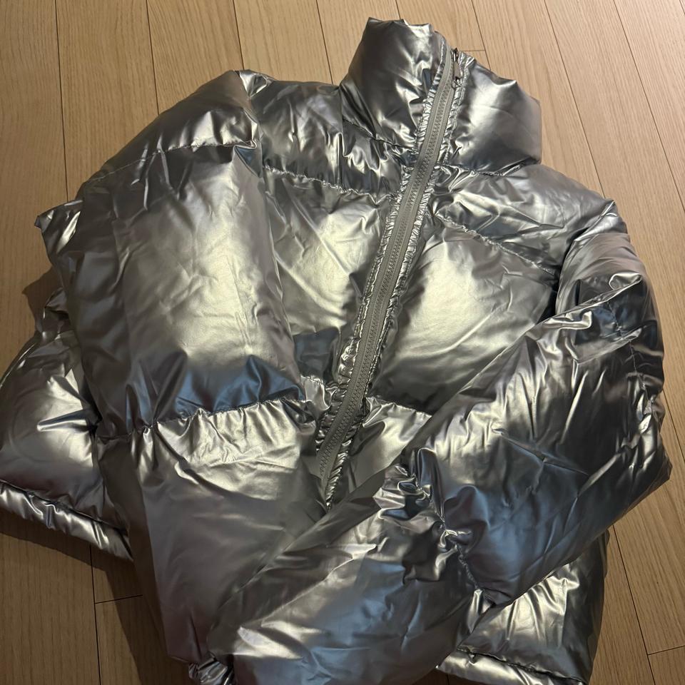 유광 글로시 실버 크롭 숏패딩