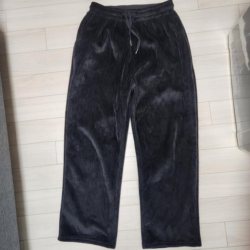 벨벳스웨이드 트레이닝바지 크롭