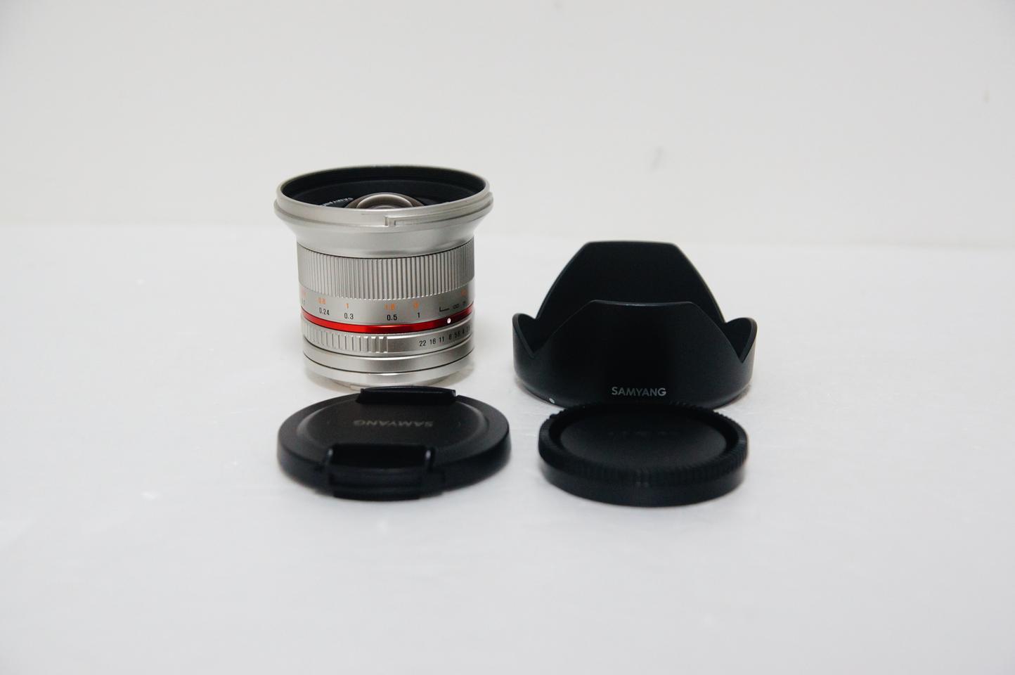 [소니용] 삼양 12mm f2.0 실버 단렌즈팝니다.(18.5만원)